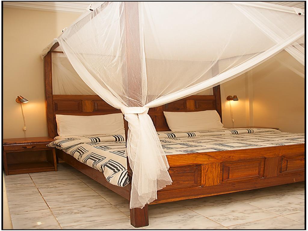 Seaview Gardens Hotel Kololi Buitenkant foto