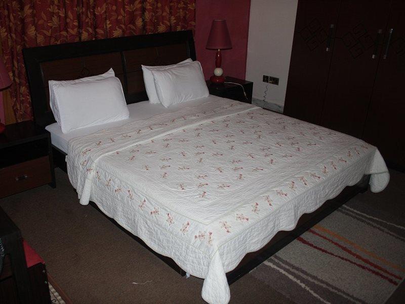 Seaview Gardens Hotel Kololi Buitenkant foto