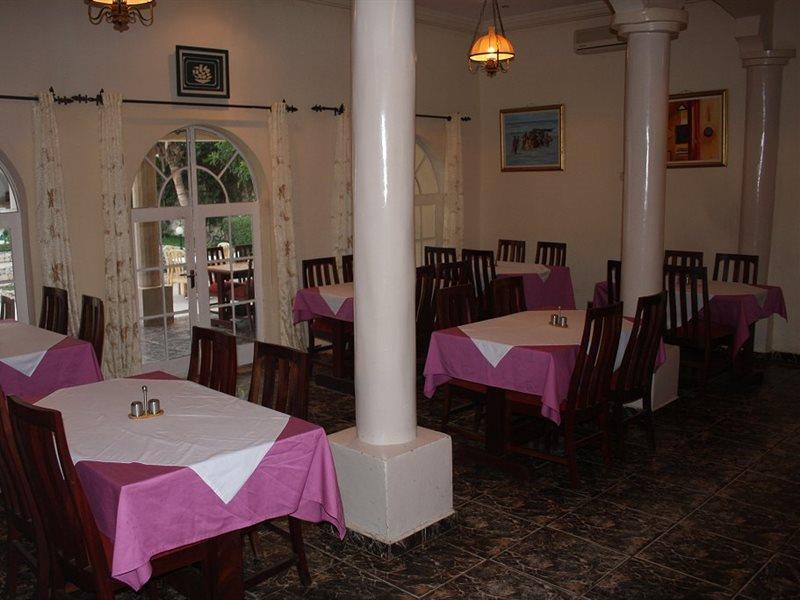 Seaview Gardens Hotel Kololi Buitenkant foto