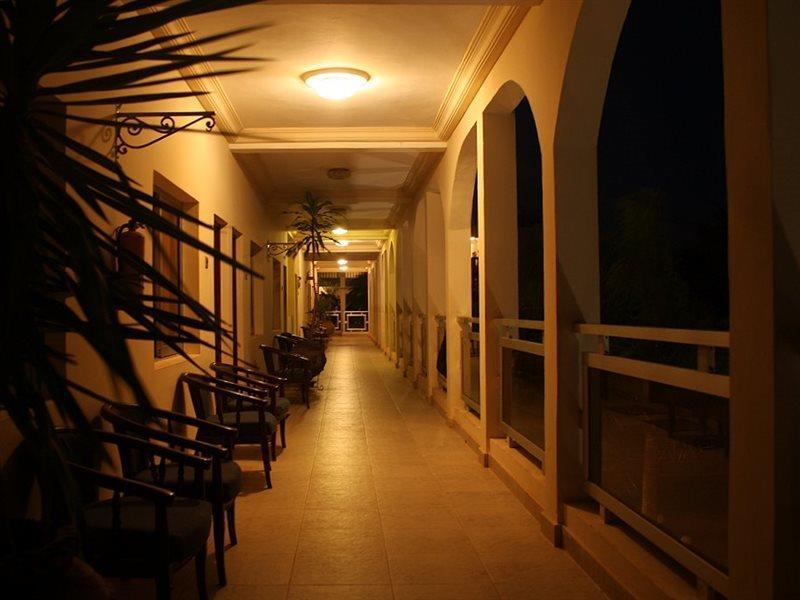 Seaview Gardens Hotel Kololi Buitenkant foto