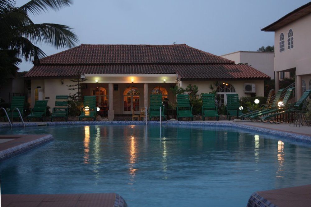 Seaview Gardens Hotel Kololi Buitenkant foto